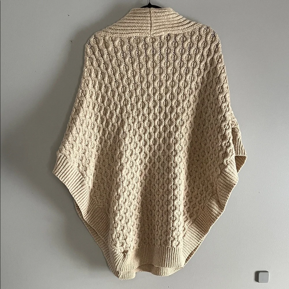 Aran Mor Ireland Cream Cable Knit Poncho - Picture 3 of 4